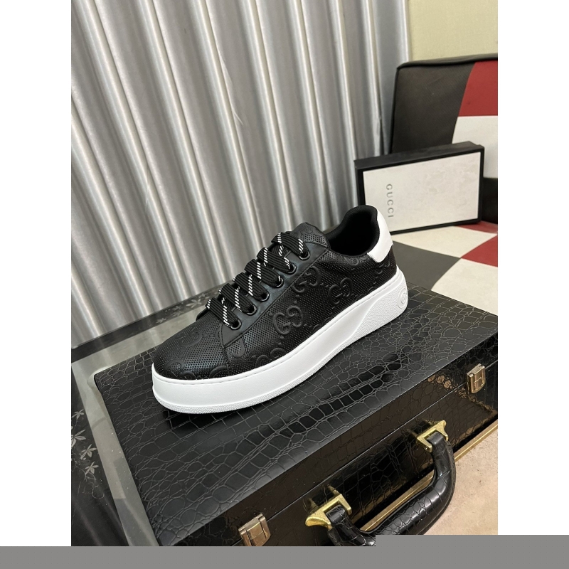 G*u*i casual shoes